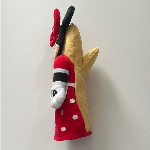 Authentic DISNEY PARKS Minnie Mouse 3D Oven Mitt Kitchen Collectable Polkadots - Picture 3 of 6
